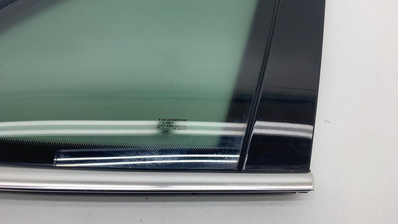 7P5845298 2011-2018 Porsche Cayenne Rear Passenger Side Quarter Corner Window Glass Right