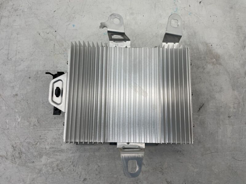 1507152 00 A 2020-2024 Tesla Model Y MY Radio Audio Sound System AMP Amplifier Assembly OEM