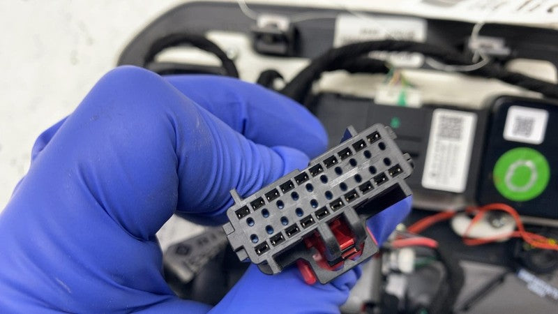 PT00028143001 2022-2024 Rivian R1T R1S Roof Overhead Console Dome Light Lamp w/ Hazard Switch