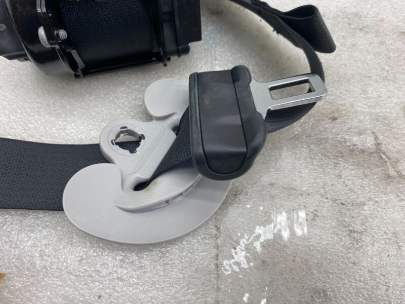 1493783 01 B ⭕ 20-23 Tesla Model Y MY Front Right 1st Row Seat Belt & Retractor  1493783-01-B