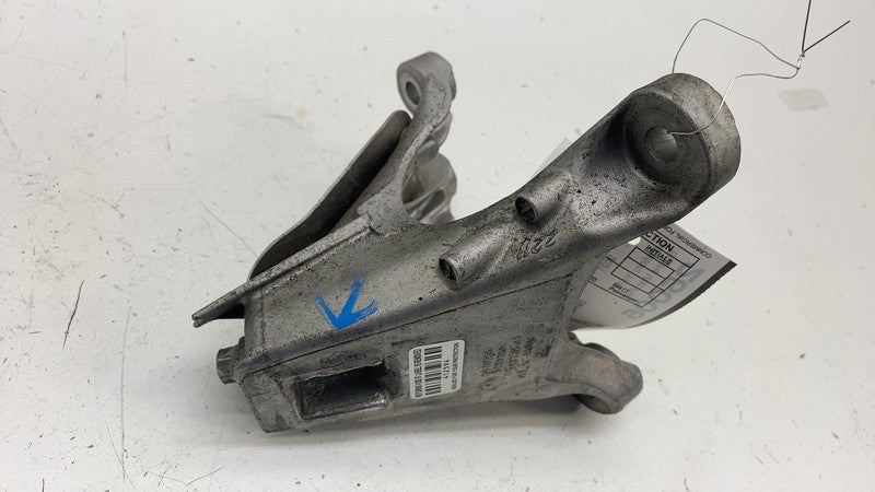 6485315-03 ⭕ 2021 BMW 530e Passenger Side Engine Support Bracket Clamp Right RH OEM 6870756