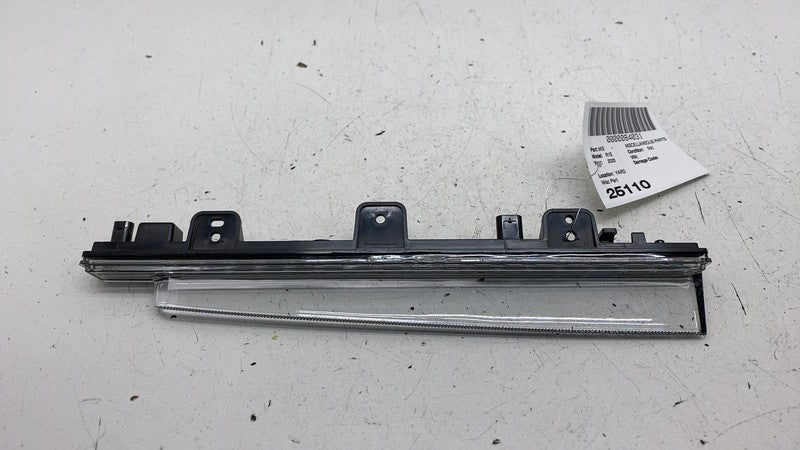 PT00002142 ⭕22-25 Rivian R1S Rear Left Trunk Lid High Mount Brake Light Stop Lamp PT0000214