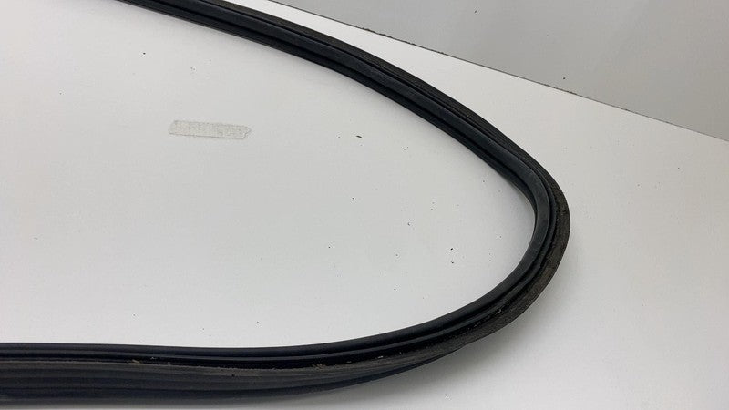 2011-2018 Porsche Cayenne Rear Trunk Liftgate Rubber Gasket Seal Weath