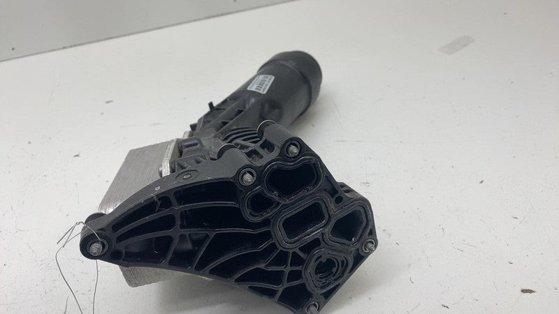 72435982 ⭕2018 2019 2020 2021 2022 2023 BMW 530e Turbo Engine Oil Filter Housing 72435982