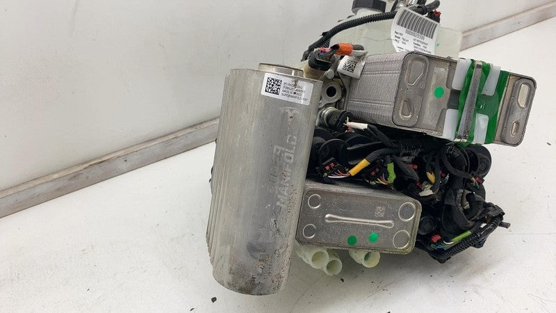 1506859 97 D 20-23 Model Y Supermanifold Refrigerant Chiller + Coolant Reservoir 1506859-97-D