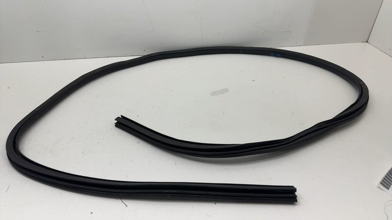⭕ 21-24 Mustang Mach-E Rear Passenger Right Door Body Weatherstrip Rubber Seal