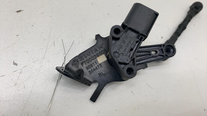 PT00039806 ⭕ 22-24 Rivian R1S Rear Left Suspension Height Level Air Ride Sensor PT00039806