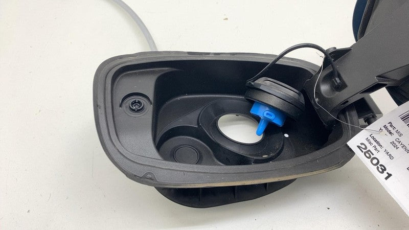 9Y0 010 001 ⭕ 2024 Porsche Cayenne Rear Fuel Tank Door Lid Filler Pocket & Gas Cap 9Y3809857
