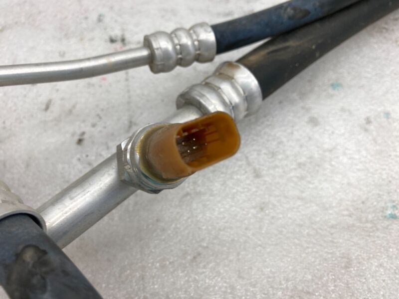 106258300C ⭕ 16-20 Tesla Model S A/C Lower Liquid & Chiller Suction Line Pipe 1062583-00-C