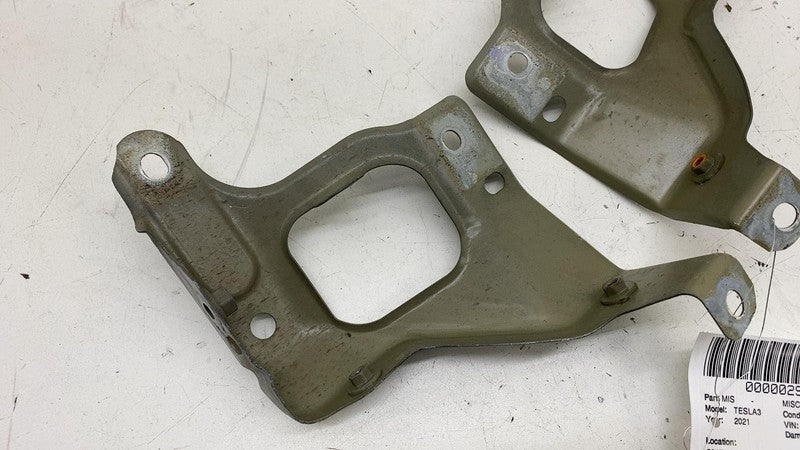 17-23 Model 3 Front Left/Right Fender Support Bracket  1086017-00-C/10