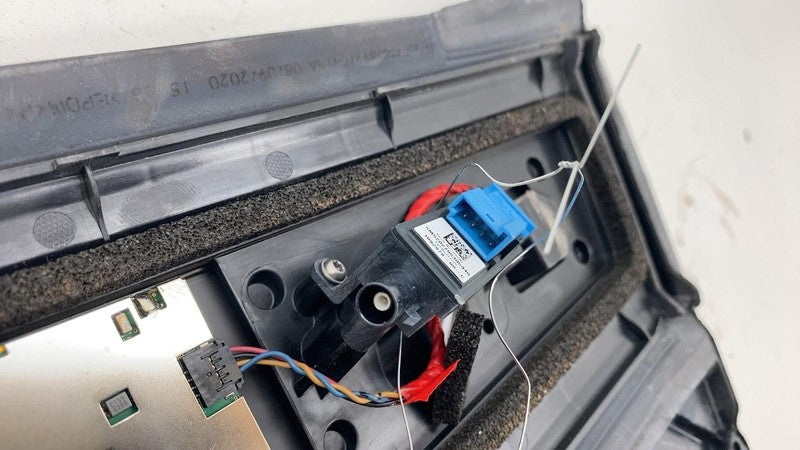 ⭕ 20-23 Model Y Left Exterior B-Pillar Applique Glass Trim LH AP3 1506