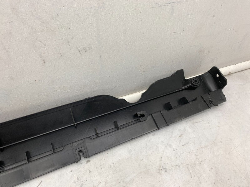 149774500C ⭕20-23 Model Y Right Side Skirt Rocker Molding Panel Carrier Bracket 497745-00-C