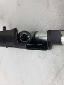⭕ 12-15 Model S MS Front Right Seat Belt Outboard Lap Pre-Tensioner 1005265-00-B