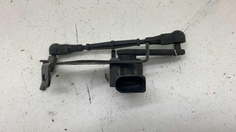 4KE941309D ⭕ 2019-2023 Audi e-Tron Rear Left Headlight Ride Height Level Sensor 4KE941309D