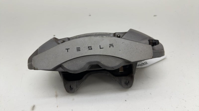104462200D ⭕ 2017-2023 Tesla Model 3 Front Passenger Side Brake Caliper Right 1044622-00-D