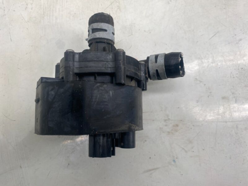 2016-2020 Tesla Model S X Cooling System Auxiliary Water Coolant Pump FWD Assy