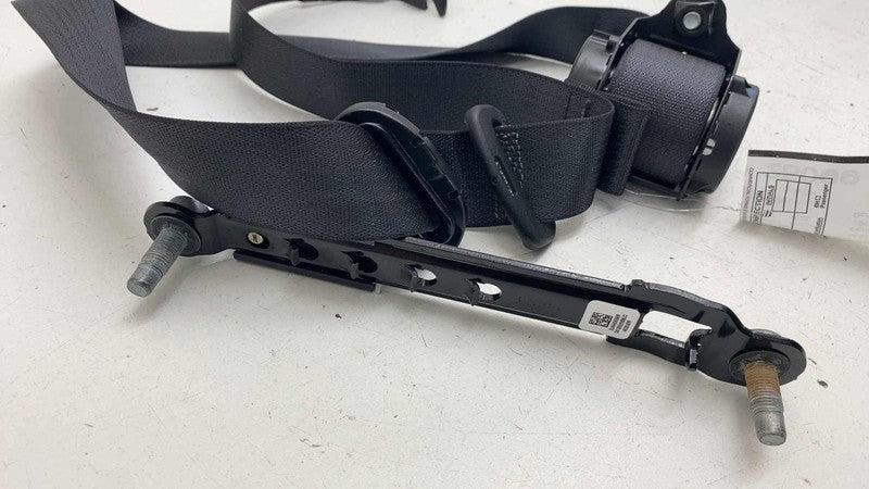 ⭕ 2017-2025 Chrysler Pacifica Rear Right 2nd Row Seat Belt Retractor 6