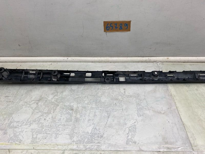104669000B ⭕ 16-23 Tesla Model X Driver Side Rocker Carrier Panel Trim Bracket 1046690-00-B