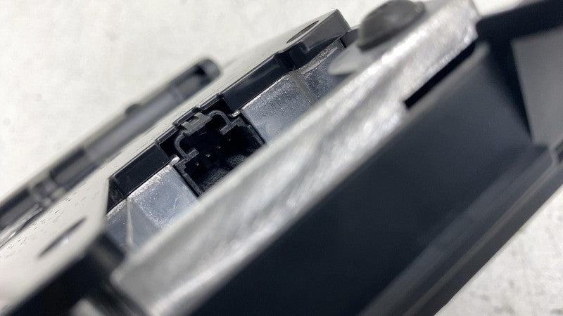 PT00062426C ⭕ 2022-2024 Rivian R1T Console Battery Wireless Charging Pad Control Module Unit