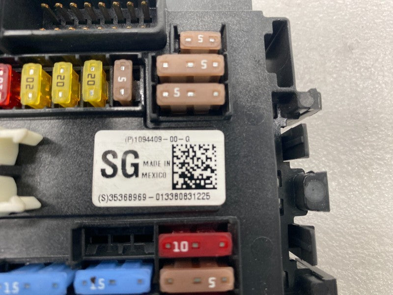 1034409 00 G ⭕ 16-20 Tesla Model S Front Junction Cabin Fuse Box Relay Frunk 12V 1034409-00-G
