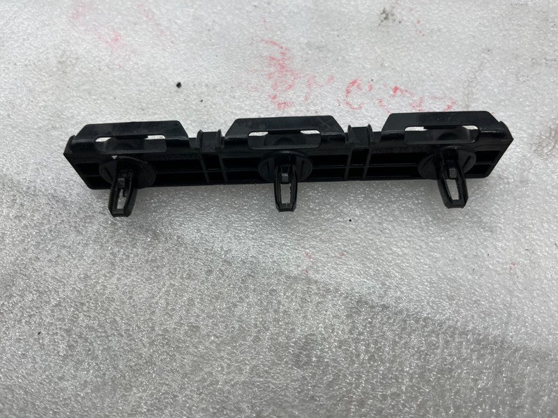 1003691 00 B ⭕12-20 Model S Rear Left/Right Rocker Panel Molding Support Bracket 1003691-00-B