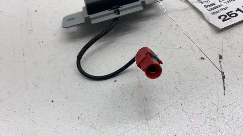 ⭕ 2022 Rivian EDV-700 Front Right Roof Antenna AMP Amplifier Module PT