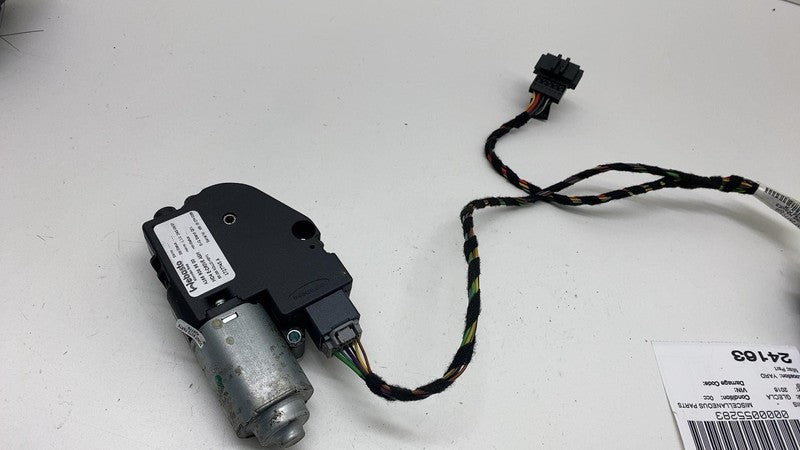A1668200208 Mercedes-Benz GLE350 Panoramic Sunroof Sun Shade Motor +  Wire Harness Connector