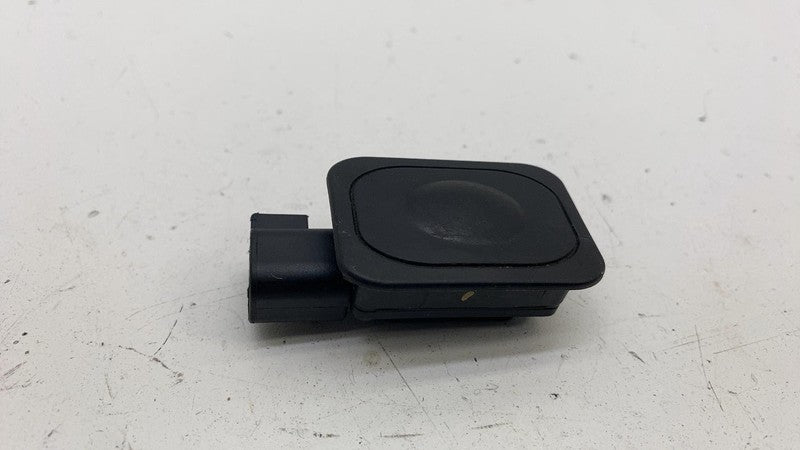 GB5T-14K147-CA ⭕21-24 Ford Mustang Mach-E Tailgate Liftgate Trunk Release Switch GB5T-14K147-CA