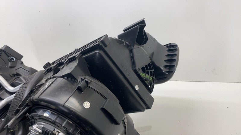 13554357 ⭕19-25 Chevrolet Silverado 1500 HVAC Climate Heater Blower Motor Housing Box OEM