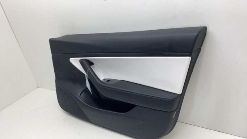 1477304 92 D 2017-2020 Tesla Model 3 Front Passenger Side Interior Door Panel Trim Card Right