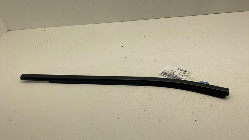 84842457 ⭕ 19-25 Chevrolet Silverado 1500 Rear Right Door Window Belt Molding RH 84842457