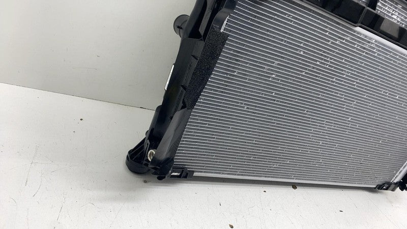 ⭕2023 2024 Toyota Prius Front Main Radiator Condenser Cooling Fan Moto