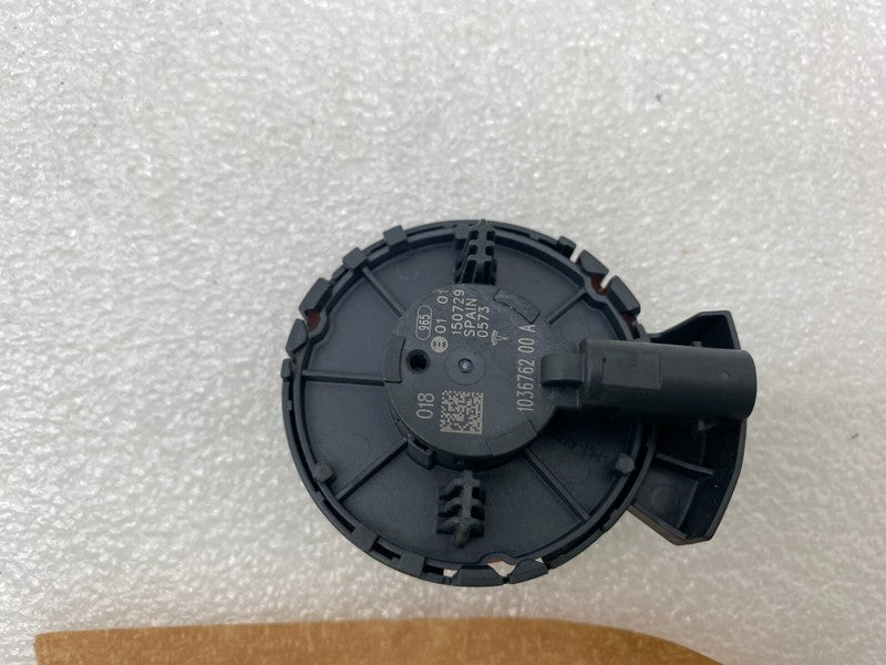 1036762 00 A ⭕ 2017-2023 Model 3 Right or Left Door Impact Crash Pressure Sensor 1036762-00-A