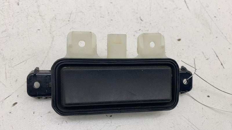 ⭕ 2014-2021 BMW i3 I01  Rear Trunk Lid Release Open Switch 8113312