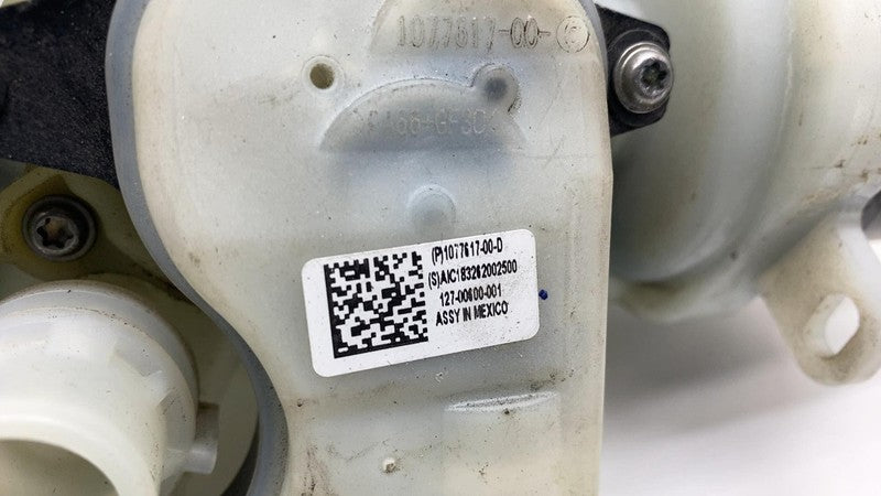 107761700D 2017-2020 Tesla Model 3 Reservoir Superbottle Tank Chiller EXV Oil Fluid Cooler