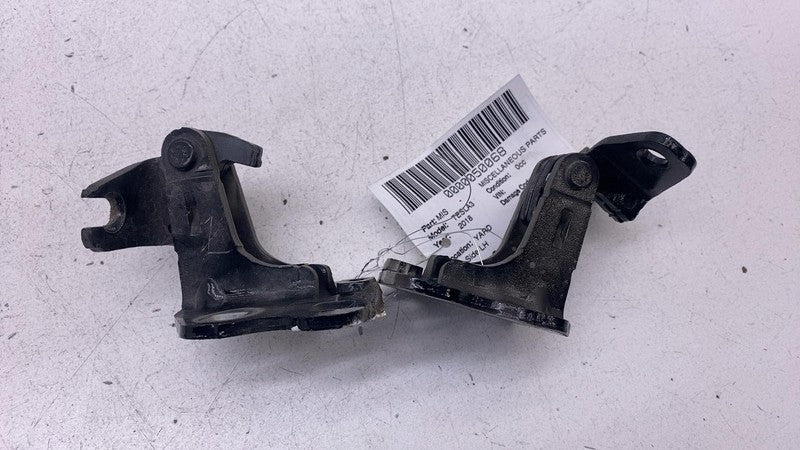 1101037 00 E 2017-2023 Tesla Model 3 M3 Front Left Upper & Lower Door Hinge Closure Assist LH