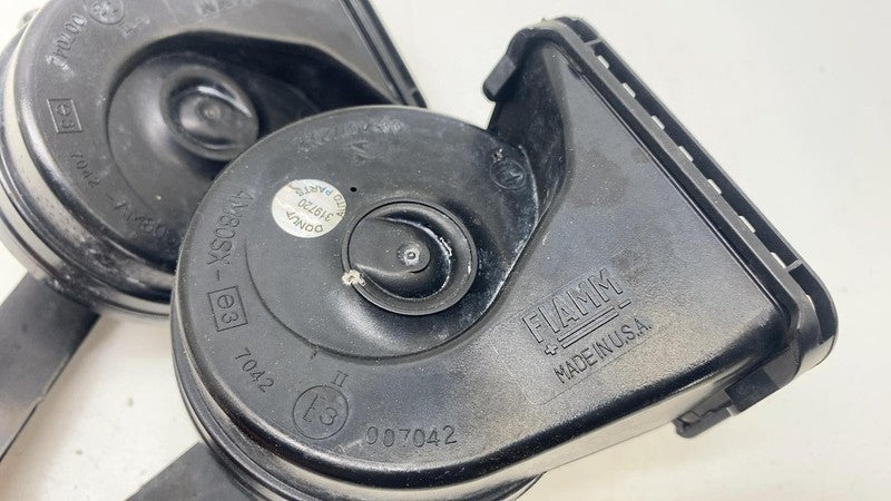 ⭕ 2025 Ram 1500 Pickup FIAMM High & Low Pitch Note Signal Horn w/ Brac