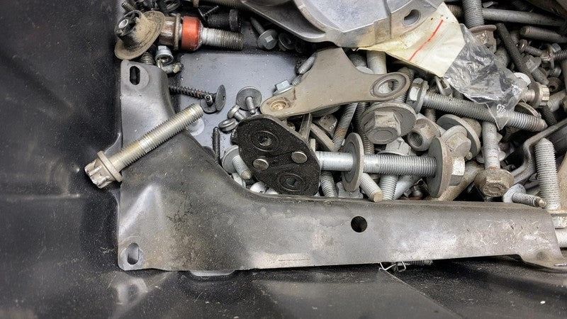 2011-2018 Porsche Cayenne Under Cover Pillar Cladding Shock Plate + SET of Bolt