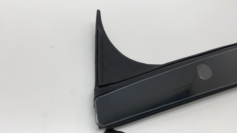 108390200B 2016-2020 Tesla Model X MX Right B-Pillar Applique Trim Molding w/ Camera & Seal