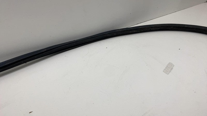 ⭕ 22-24 Rivian R1T R1S Front Passenger Side Door Weatherstrip Rubber Seal Right