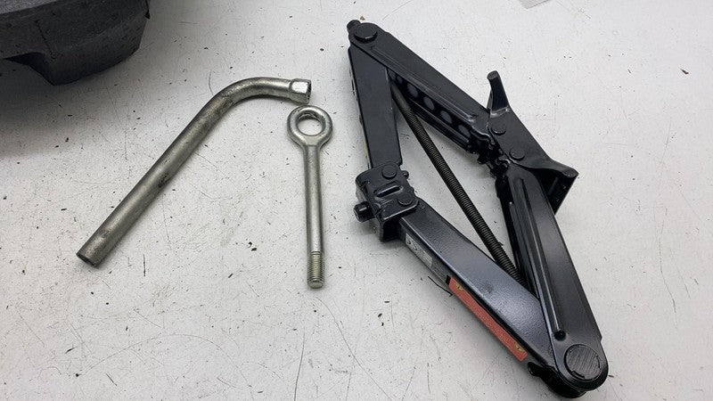 ⭕ 2014-2020 Maserati Ghibli SET of Jack Tool Emergency Repair Kit w/ H