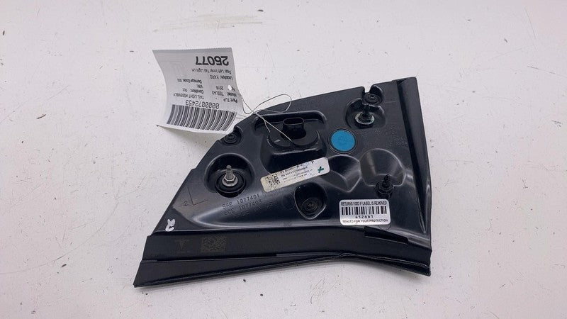 107740190D ⭕ 2017-2023 Model 3 Rear Left Inner Taillight LED Tail Lamp 3-Pin 1077401-90-D