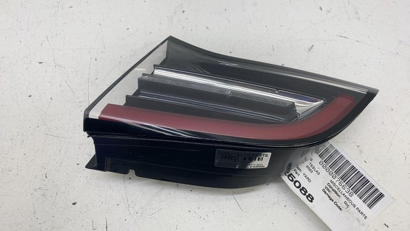 1077402 ⭕ 2017-2023 Model 3 Rear Right Inner Taillight LED Tail Lamp 3-Pin 1077402-00-E