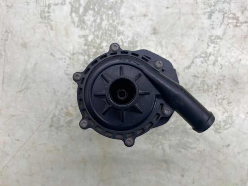 2016-2020 Tesla Model S X Cooling System Auxiliary Water Coolant Pump FWD Assy