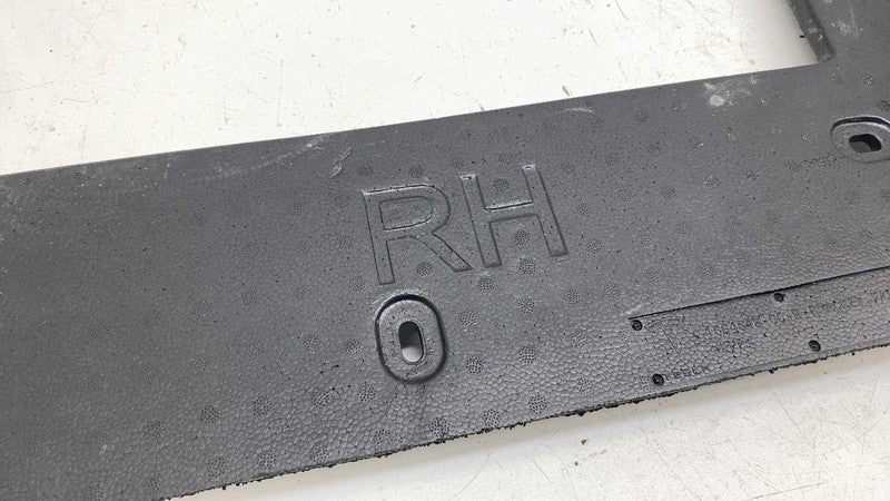 1684649-00-B ⭕24-25 Tesla Cybertruck Rear Right Bumper Bracket Foam Piece Center 1684649-00-B