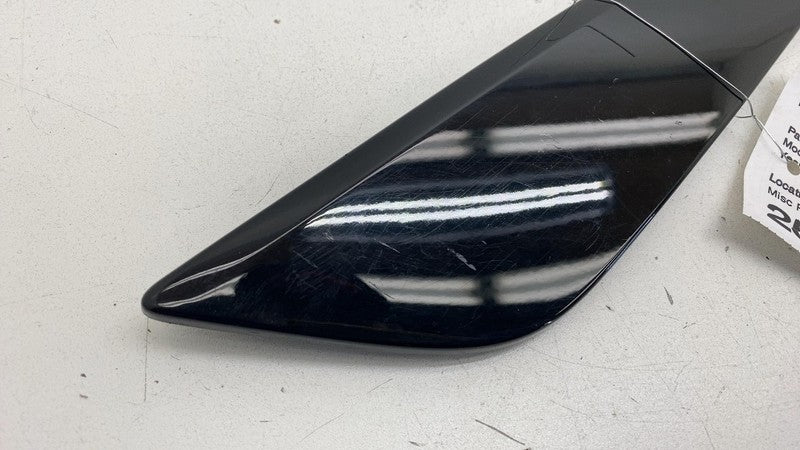 7439014 08 2017-2022 BMW G30 540i 530i 530e 550i Front Fender Pass Air Duct Trim 7439014-08