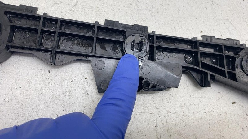 52576 47070 ⭕ 23-25 Toyota Prius Rear Driver Side Bumper Guide Retainer Left LH 52576-47070