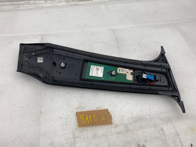 151625800D ⭕ 20-23 Model Y Right Exterior B-Pillar Applique Glass Trim RH AP3 1506886-00-D