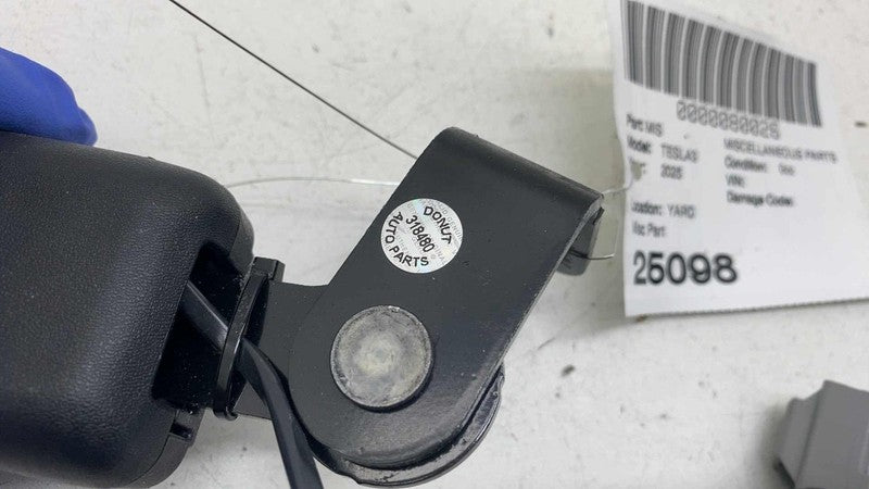 ⭕24-25 Tesla Model 3 Rear Driver Side 2nd Row Seat Belt Buckle Left 18