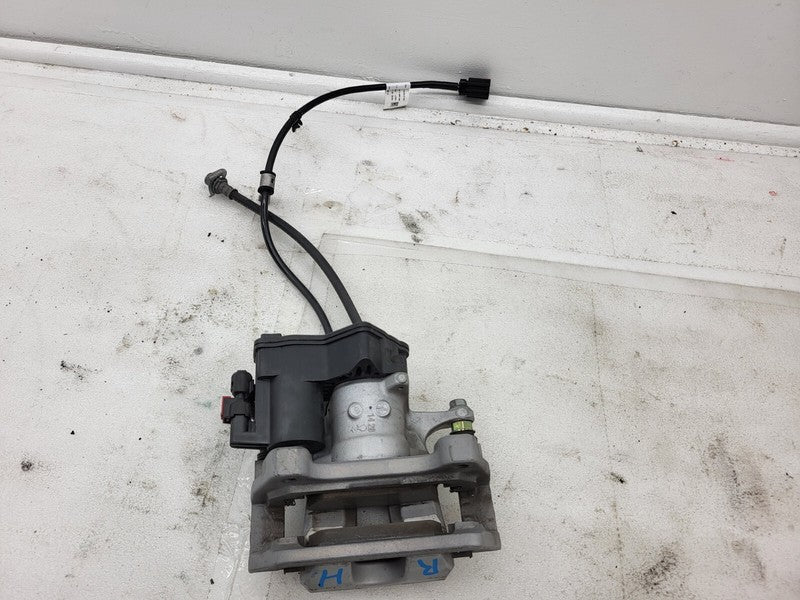 104462400I ⭕ 2020-2024 Tesla Model Y Rear Right Caliper + Brake Hose Line BASE 1044624-00-I